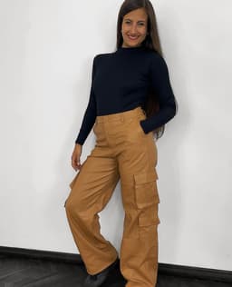 Pantalon cargo de ecocuero