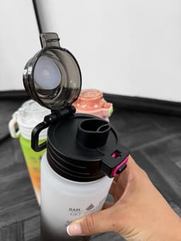 Botella difuminada con sorbito por MAYOR ($190 c/u paquete de 6 unidades) - imagen