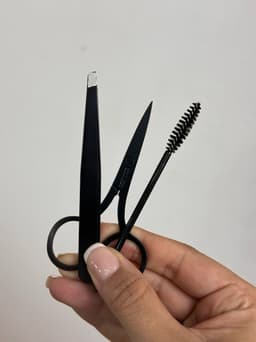 Set para arreglo de cejas de pinza, tijera y cepillo - imagen