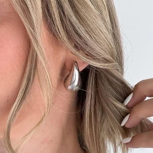 Par de caravanas de gota en tendencia por MAYOR ($30 c/u Pack de 12 unidades)