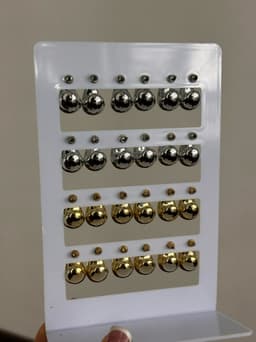 Par de caravanas de gota en tendencia por MAYOR ($30 c/u Pack de 12 unidades) - imagen