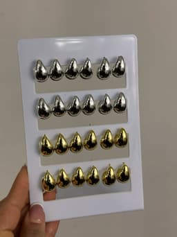 Par de caravanas de gota en tendencia por MAYOR ($30 c/u Pack de 12 unidades) - imagen