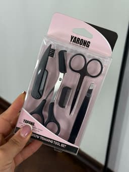 Estuche de articulos para cejas herramientas variadas por MAYOR ($150 c/u Pack de 12 unidades)