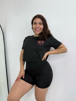Remera pupera con diseño estampado - imagen