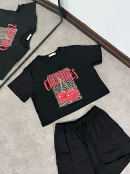 Conjunto Cherry top  con short cargo - imagen