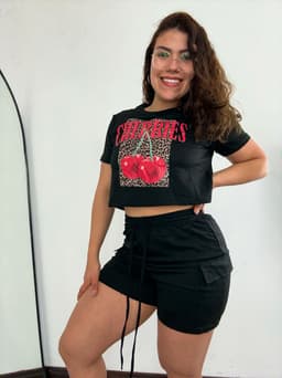Conjunto Cherry top  con short cargo - imagen
