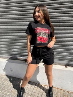Conjunto Cherry top  con short cargo - imagen