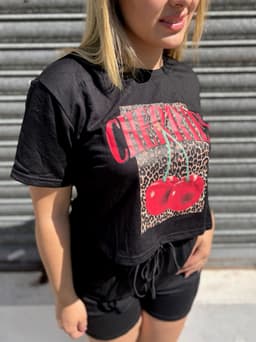 Conjunto Cherry top  con short cargo - imagen
