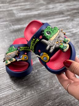 Chancletas para nenes diseños variados($310 c/u paquete minimo de 3 unidades)