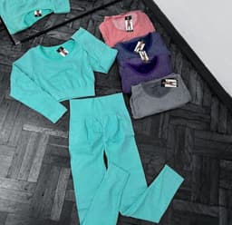 Conjunto calza push up y remera - imagen