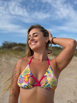 Bikini de 2 piezas escote en X y diseño de flores - imagen