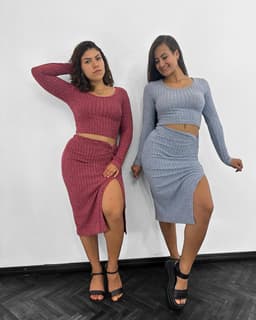 Conjunto de pollera con frunce y remera manga larga - imagen