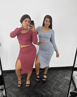 Conjunto de pollera con frunce y remera manga larga - imagen