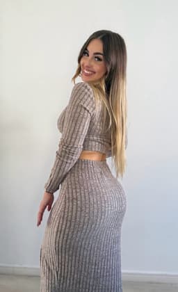 Conjunto de pollera con frunce y remera manga larga - imagen