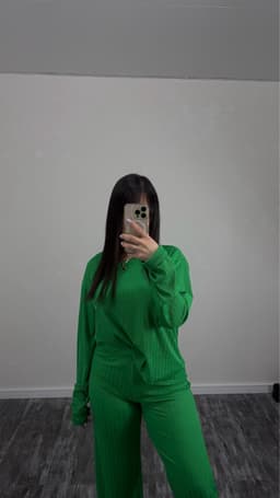 Conjunto de palazo y buzo canelado - imagen