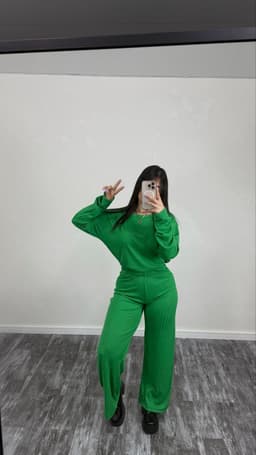 Conjunto de palazo y buzo canelado - imagen