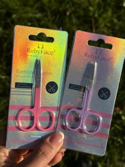 Tijera para perfilado de cejas - imagen