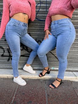 Jean azul claro modelo FIT - imagen