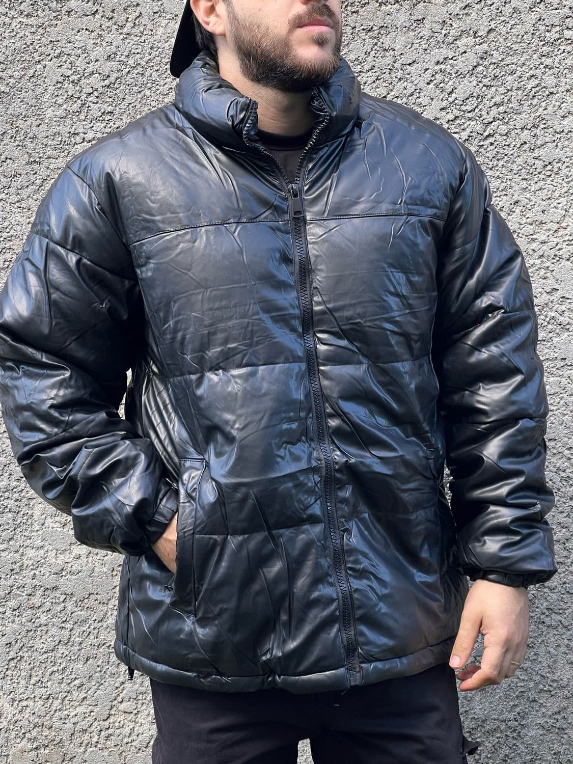 Campera Puffer de Hombre de ecocuero color negro