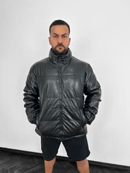 Campera Puffer de Hombre de ecocuero color negro - imagen