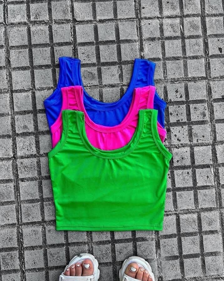 Top Musculosa en colores variados
