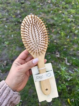 Cepillo de bamboo para cabello