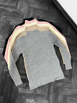 Polera basica en hilo - imagen