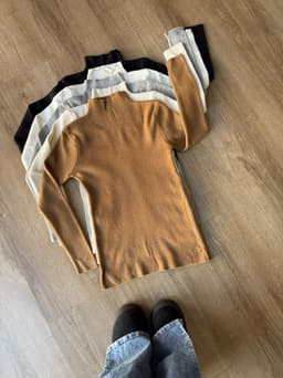 Polera basica en hilo - imagen