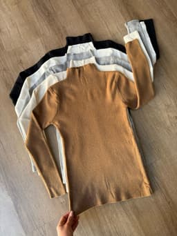 Polera basica en hilo - imagen
