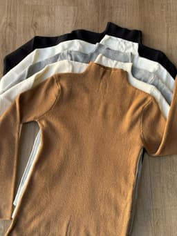 Polera basica en hilo - imagen