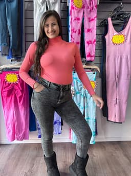Jeans chupin tiro alto modelo gris nevado - imagen