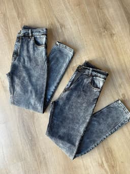 Jeans chupin tiro alto modelo gris nevado - imagen