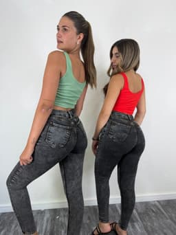 Jeans chupin tiro alto modelo gris nevado - imagen