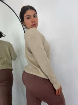 Buzo polera en tela hilo con canale en el cuello - imagen