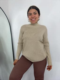 Buzo polera en tela hilo con canale en el cuello - imagen