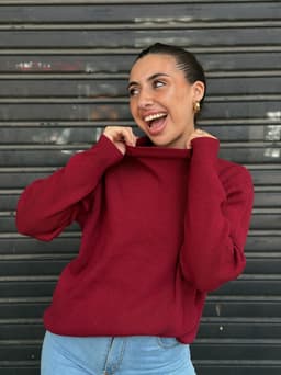 Buzo polera en tela hilo con canale en el cuello - imagen
