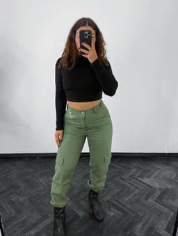 Pantalon cargo elegante - imagen