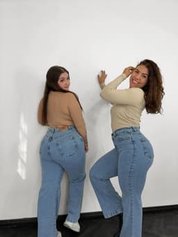 Jean Aura wid leg - imagen