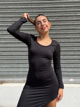 Vestido Samanta en tela brush color negro - imagen