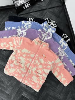 Campera print super abrigada - imagen