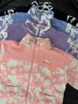 Campera print super abrigada - imagen
