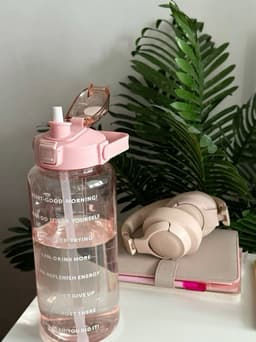 Botella motivacional con horario y sorbito 2 litros - imagen