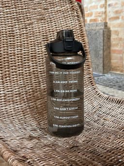 Botella motivacional con horario y sorbito 2 litros - imagen
