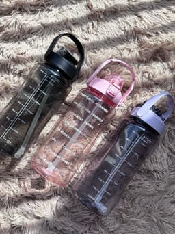 Botella motivacional con horario y sorbito 2 litros - imagen