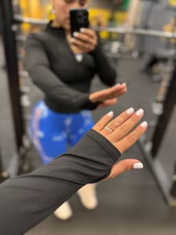 Campera deportiva tela dry fast - imagen