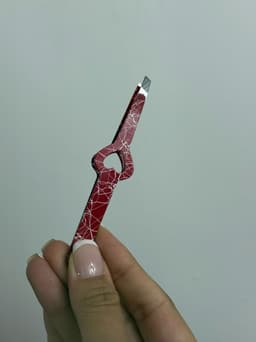Pinza para cejas diseño corazon por MAYOR ($50 c/u Pack de 12 unidades) - imagen