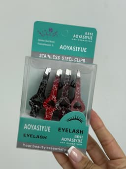 Pinza para cejas diseño corazon por MAYOR ($50 c/u Pack de 12 unidades) - imagen