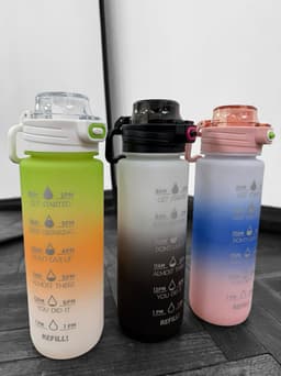 Botella difuminada con sorbito - imagen