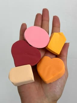 Paquete de esponjas de maquillaje variadas por MAYOR ($50 c/u Pack de 12 unidades) - imagen
