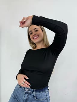 Remera Tulum con escote en espalda - imagen